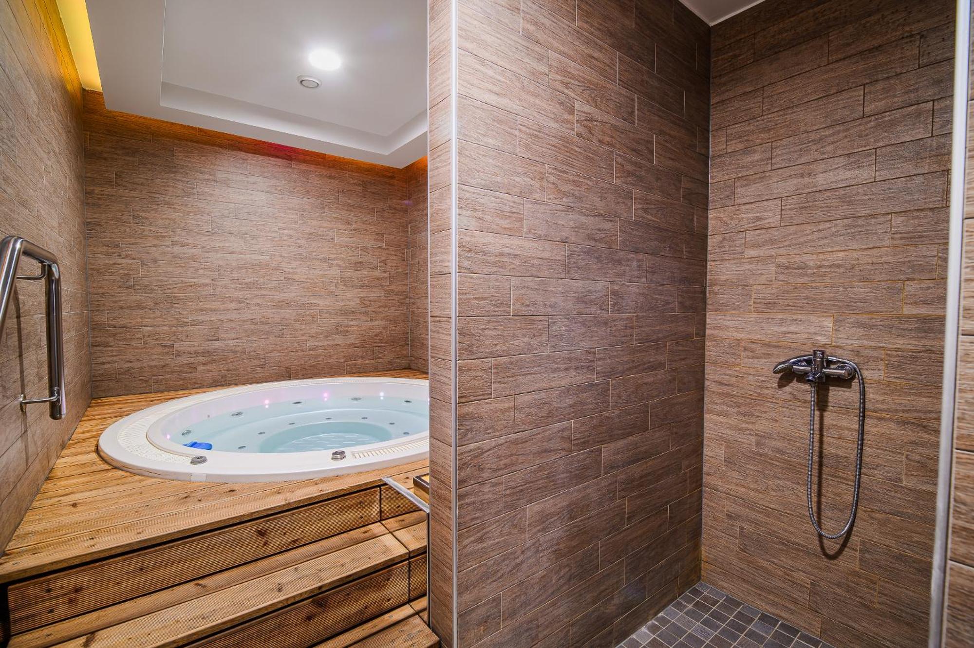 Glamping Maleric With Natural Pool Dragatuš Buitenkant foto
